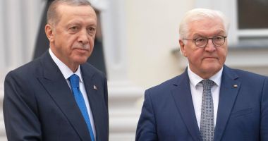 Preşedintele german se întâlneşte, la Istanbul şi Ankara, cu liderii opoziţiei turce şi cu omologul său turc