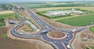 Stire din Economie : Producţie ţiţei, infrastructură rutieră, asigurări. INFO economic