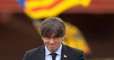 Stire din Actualitate : Carles Puigdemont speră să revină la Barcelona după alegerile anticipate din Catalonia