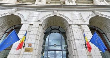 Stire din Economie : Ministerul Finanţelor a atras, marţi, 75 de milioane de lei de la bănci, suplimentar la licitaţia de luni