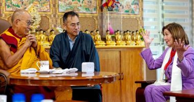 Stire din Actualitate : China critică o vizită a unui grup de parlamentari americani la Dalai Lama