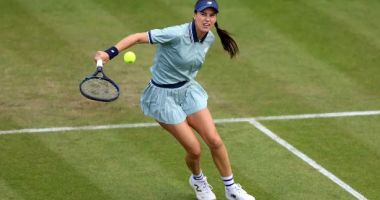 Stire din Sport : Sorana Cîrstea şi Jaqueline Cristian, eliminate prematur din turneul de la Wimbledon