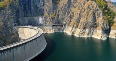 Stire din Economie : Deficit comercial, energie, resurse umane. INFO economic