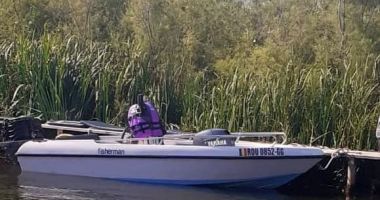 Ambarcaţiune de agrement cu patru persoane la bord, răsturnată în zona Sfântu Gheorghe
