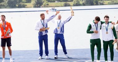 Stire din Sport : "Oamenii apelor" ţin steagul sus! Aur şi argint pentru România, la Jocurile Olimpice de la Paris