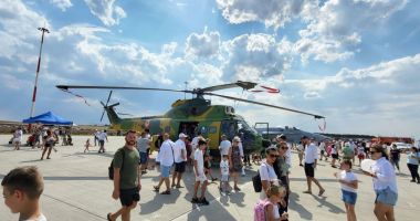 Stire din Economie : Aparate de zbor şi tehnică militară! Aşii manşei şi-au demonstrat măiestria la Black Sea Air Show 2024