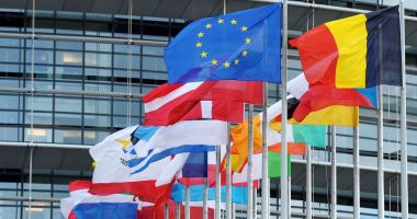 Stire din Actualitate : UE transferă către Ucraina o nouă tranşă de ajutor financiar, de 4,2 miliarde de euro