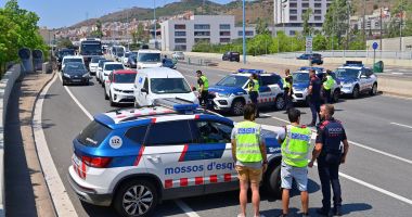Stire din Actualitate : Poliţia catalană recunoaşte erori care i-au permis lui Puigdemont să fugă din nou