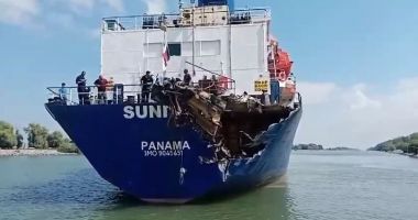 Stire din Economie : Incident naval pe Canalul Sulina, două nave s-au ciocnit la Mila 18. ANR anunţă că s-a deschis dosar de cercetare