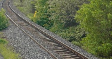 Stire din Economie : CFR: Circulaţia feroviară, temporar oprită între staţiile CF Neptun şi Costineşti