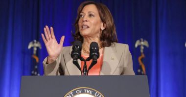 Stire din Actualitate : Microsoft afirmă că Rusia vizează campania prezidenţială a Kamalei Harris