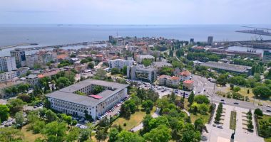 Stire din Politică-Administrație : Constănţenii, invitaţi de primărie la o dezbatere publică. Subiectul: exploatarea şi întreţinerea cimitirelor