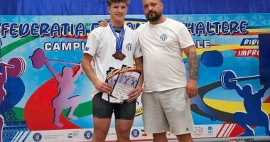 Stire din Sport : Haltere: 12 medalii pentru CS Farul Constanţa la Naţionalele de tineret