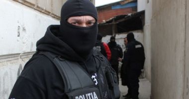 Stire din Eveniment : Peste 300 de percheziţii la persoane cercetate pentru nerespectarea regimului armelor. Dosarul, instrumentat de IPJ Constanţa