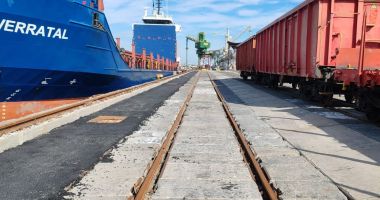 Stire din Economie : Portul Constanţa: S-a făcut recepţia lucrărilor de reparaţii la calea de rulare a macaralei de pe danele 111-112