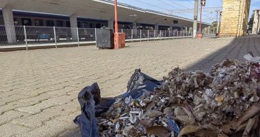 Stire din Economie : Campanie SRCF Constanţa: Peroanele Gării CFR nu sunt scrumiere!