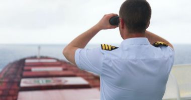 Stire din Economie : Depresia printre navigatori! "Se tem să nu-şi piardă locurile de muncă sau să fie trecuţi pe lista neagră"