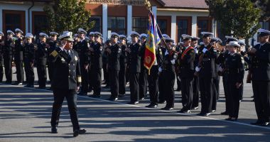 Stire din Cultură-Educație : Studenții și elevii militari din Forțele Navale Române au depus jurământul