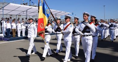 Stire din Eveniment : Ziua Armatei României, sărbătorită de marinarii militari în şase garnizoane din ţară