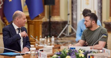 Stire din Actualitate : Germania respinge cererea de a invita Ucraina să adere la NATO