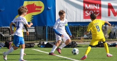 Stire din Sport : Echipele Academiei Hagi 2012, 2013 şi 2014 au făcut legea la Junior Football Cup 2024
