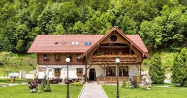 Stire din Economie : Producţie industrială, turism, buget general consolidat. INFO economic