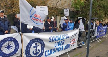 Stire din Economie : Sindicaliştii de la ANR, sătui de promisiuni! "Este greu de crezut că mai poate fi evitată greva generală"