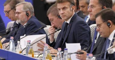 Emmanuel Macron: „Europenii nu trebuie să-şi încredinţeze pentru eternitate securitatea americanilor”