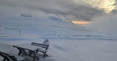 Stire din Actualitate : Zăpadă, ceaţă şi vânt puternic la munte! Salvamontiştii avertizează turiştii să nu parcurgă traseele de altitudine