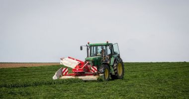 Stire din Economie : De la 10.000 de euro în sus pentru un hectar! Explozie de preţuri pe piaţa terenurilor agricole