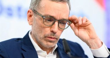 Stire din Actualitate : Parchetul austriac doreşte ridicarea imunităţii parlamentare a liderului extremei drepte Herbert Kickl