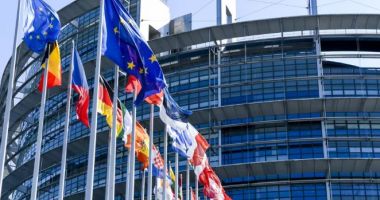Uniunea Europeană îşi înăspreşte sancţiunile împotriva Iranului