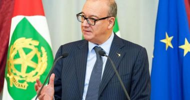 Stire din Actualitate : Indignare în Italia după ce ministrul educaţiei a asociat creşterea violenţei sexuale cu imigraţia ilegală