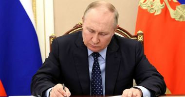 Stire din Actualitate : Vladimir Putin a promulgat bugetul de stat. Cresc cheltuielile pentru apărare
