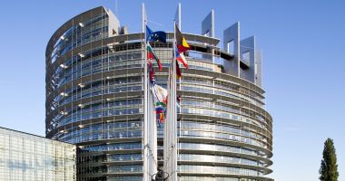 Stire din Actualitate : Uniunea Europeană doreşte să intre în curând în contact cu noile autorităţi din Siria