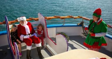 Stire din Economie : Operaţiunea Moş Crăciun! Daruri multe pentru copiii „lupilor de mare”