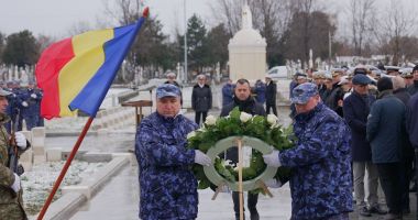 Stire din Politică-Administrație : Vicepreședintele CJC, Răzvan Filipescu, a depus o coroană de flori la ceremonia dedicată Zilei Victoriei Revoluției Române și a Libertății