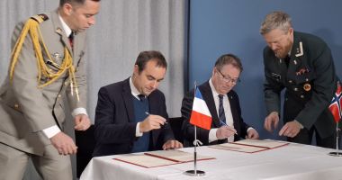 Stire din Actualitate : Norvegia şi Franţa vor să îşi consolideze cooperarea în domeniul apărării