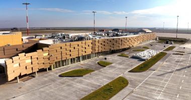 Stire din Economie : Zboară lumea, zboară! Traficul de pasageri, în creştere pe Aeroportul Internaţional Mihail Kogălniceanu
