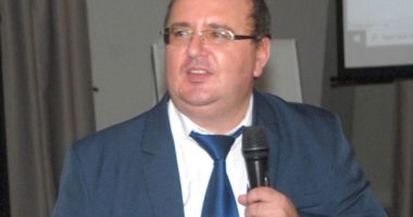 Stire din Economie : Seminar pe teme de fiscalitate susţinut de Adrian Benţa, la Constanţa