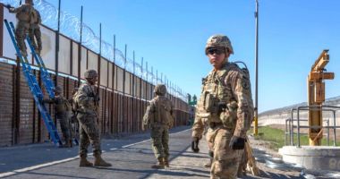 Stire din Actualitate : Donald Trump a decis să trimită 1.500 de militari suplimentari la graniţa cu Mexicul