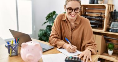 Stire din Economie : Bursă, depozite bancare, sold credit neguvernamental. INFO economic