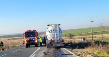 Stire din Eveniment : Accident între două camioane, la ieșirea din Stupina! Intervine elicopterul SMURD