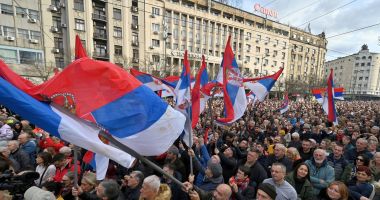 Stire din Actualitate : Alegerile anticipate în Serbia, foarte posibile după demisia premierului Milos Vucevic