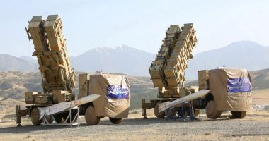 Stire din Actualitate : Iranul prezintă o nouă generaţie a sistemului de apărare antiaeriană
