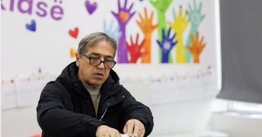Stire din Actualitate : Populaţia din Kosovo votează duminică pentru alegerea unui nou parlament
