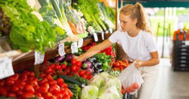 Stire din Economie : Producătorii români, probleme cu integrarea în magazinele de retail. "Discutăm de cantităţi!"