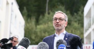 Stire din Actualitate : Austria: Extrema dreaptă şi conservatorii, în negocieri tensionate pentru formarea unui guvern