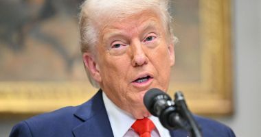Stire din Actualitate : Donald Trump pune din nou sub semnul întrebării angajamentul american în cadrul NATO