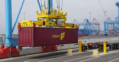 Stire din Economie : Continuă investiţiile în Portul Constanţa. Încă două echipamente de scanat vor fi puse în funcţiune până la finalul anului